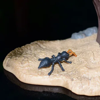  Hayvan Küçük Karınca Modeli Simülasyon Pismire Böcek Peri Bahçe Yosun Minyatür Aksesuarları Dekor Aksiyon Figürleri Heykelcik Oyuncaklar
